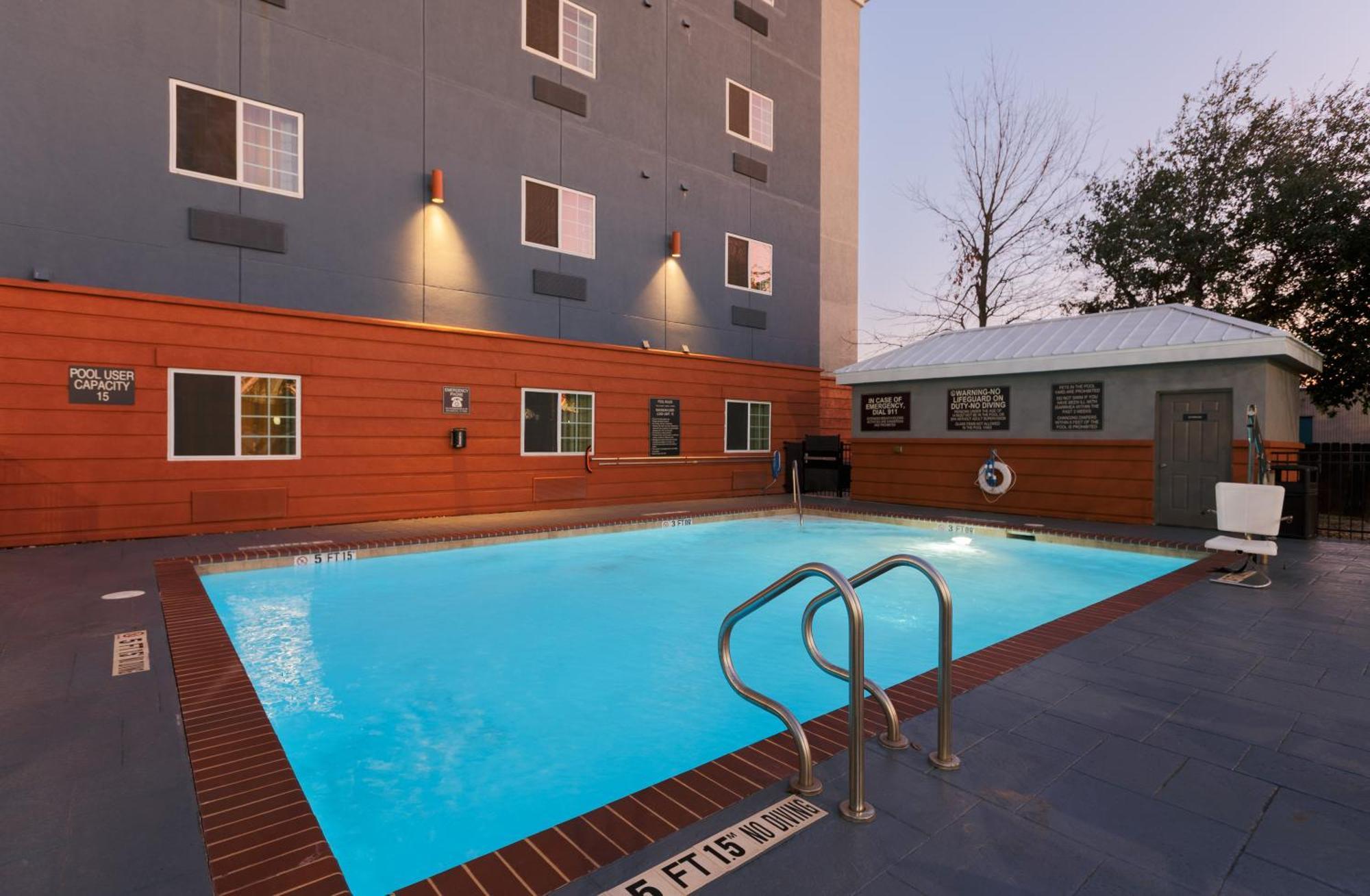 Candlewood Suites San Marcos By Ihg Exterior foto