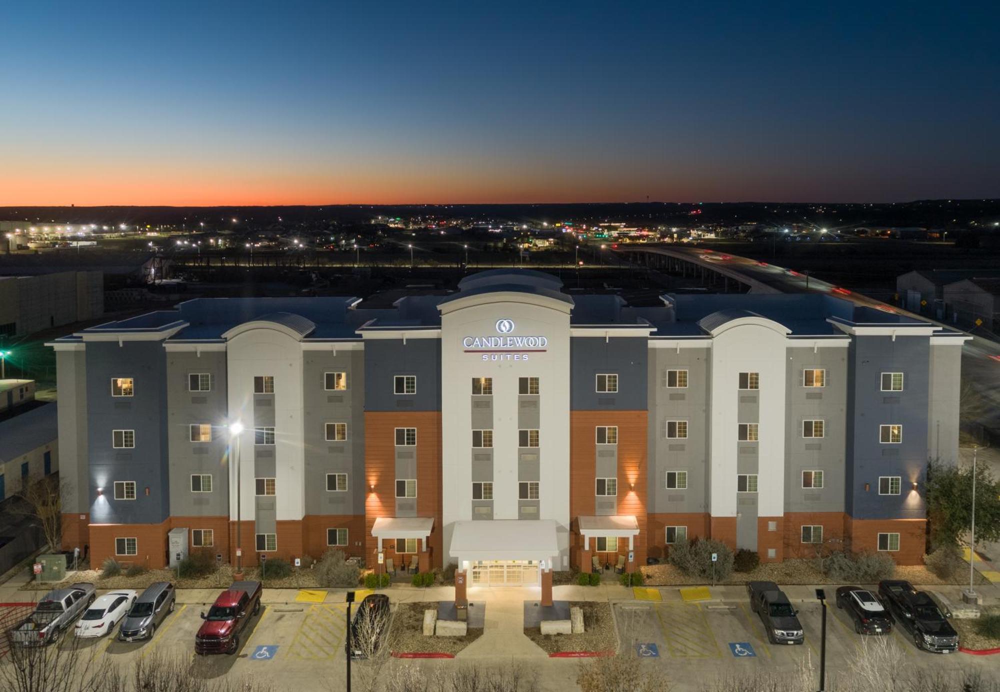 Candlewood Suites San Marcos By Ihg Exterior foto